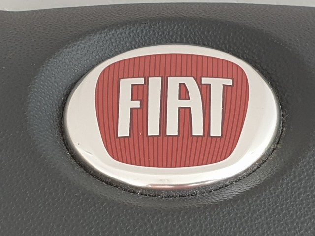 504482 Fiat Punto EVO, 2012, Kormánylégzsák, Légzsák, 1 Csati, 3 Águ Kormányba