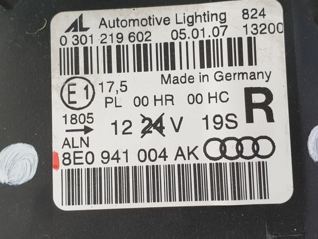 505693 Audi A4 B7, 2007, Jobb Első Lámpa, Fényszóró