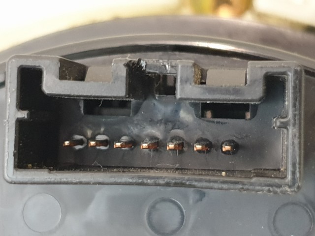 506388 Nissan Navara D40, Autom, E-H Köd, KK jelü Kormánykapcsoló, Légzsákszalag