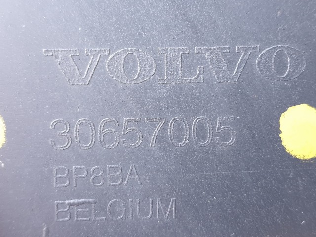 506632 Volvo V50, 2005, Ködlámpás Első Lökhárító