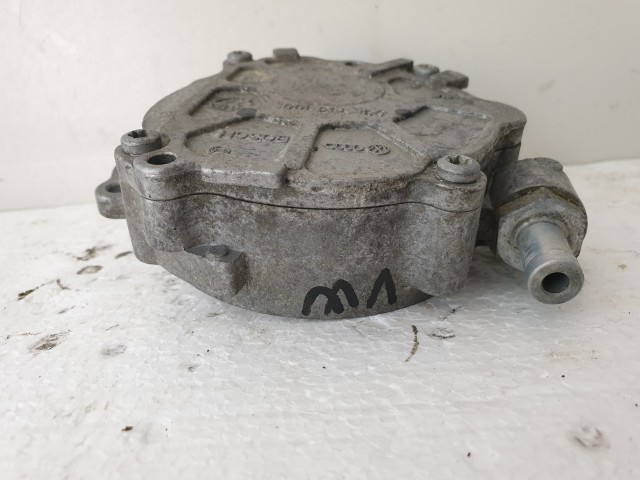 506916 Audi A4, A6, Bosch 03L145100 F, Vákumpumpa, Tandempumpa