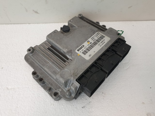 502843 Renault Megane 3, 2010, Motorvezérlő, Ecu, 237100055R, 0281015798 Bosch.