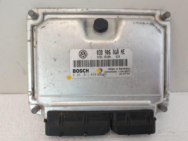 502857 Skoda Fabia 2005, Motorvezérlő, Ecu, 038906019NE, 0281011824 Bosch