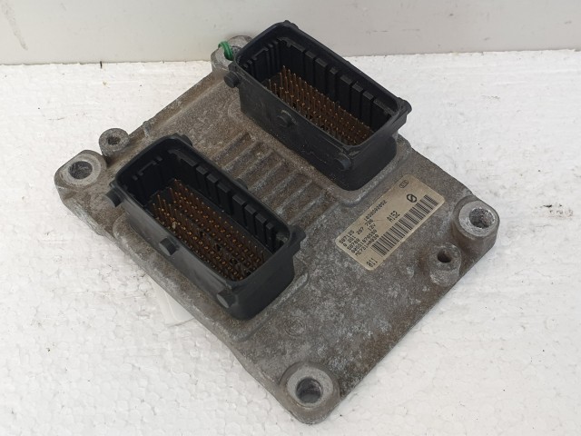  502925 Alfa Romeo 147, 2005, Motorvezérlő, Ecu, 0261207728, 00551870590, Bosch.