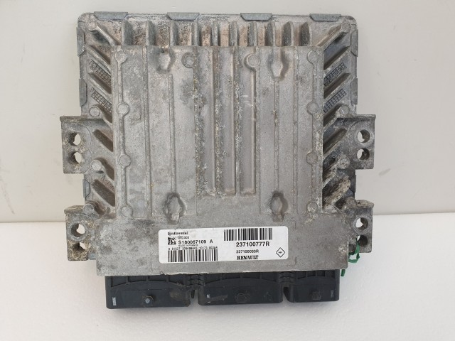 502939 Renault Megane 3, 2010, Motorvezérlő, Ecu, S180067109A, 237100777R, Continental.