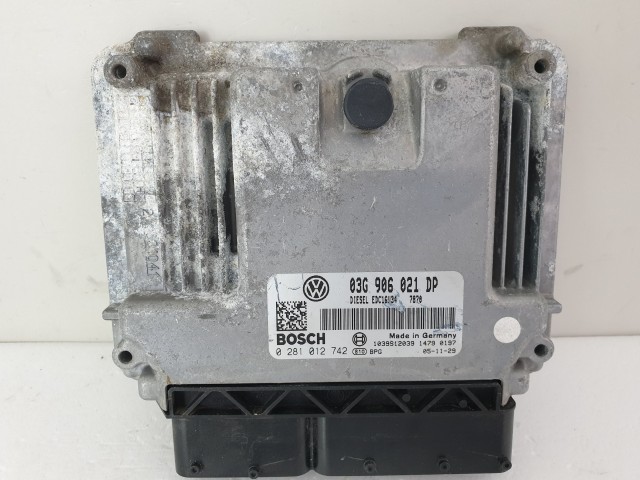 502982 VW Passat B6, 2005, Motorvezérlő, Ecu, 0281012742, 03G906021DP, Bosch.