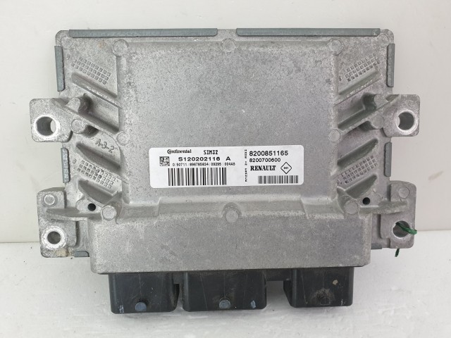  502988 Renault Clio 3, 2009, Motorvezérlő, Ecu, S120202116A, 8200851165, Continental.