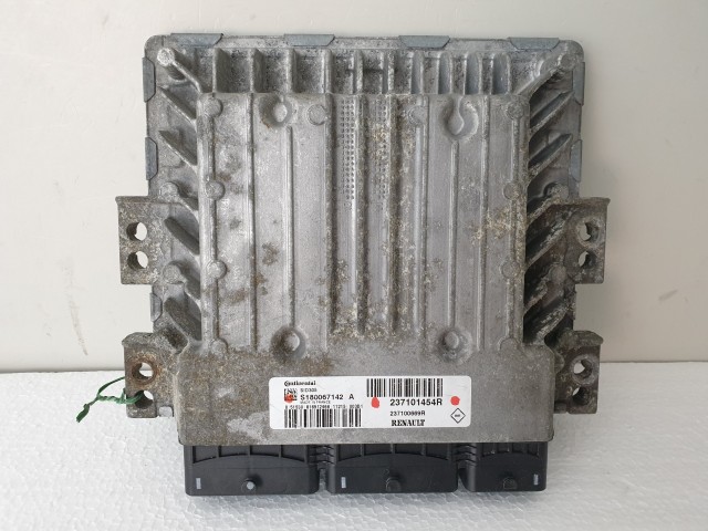 503780 Renault Megane 3, Motorvezérlő, Ecu, S180067142A, 237101454R, Continental.