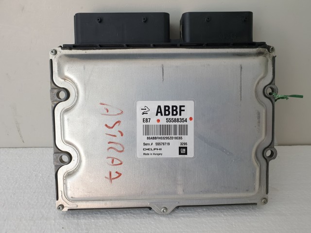 503794 Opel Astra J, Motorvezérlő, Ecu, 55588354 ABBF, Delphi.