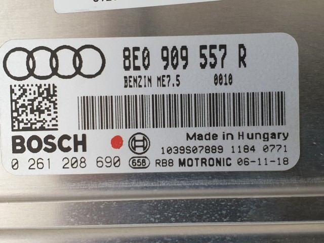 503836 Audi A4 B7, 2006, Motorvezérlő, Ecu, 0261208690, 8E0909557R, Bosch.