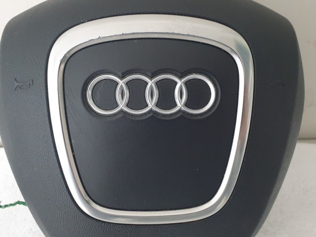 510646 Audi A3 8P, 2008, Kormánylégzsák, Légzsák, 4 Águ Kormányba, 2 Csati.