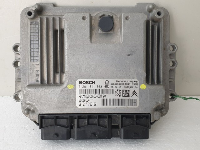 510881 Peugeot 207, 2007, Motorvezérlő, ECU, 9661773380, 0281011863, Bosch.