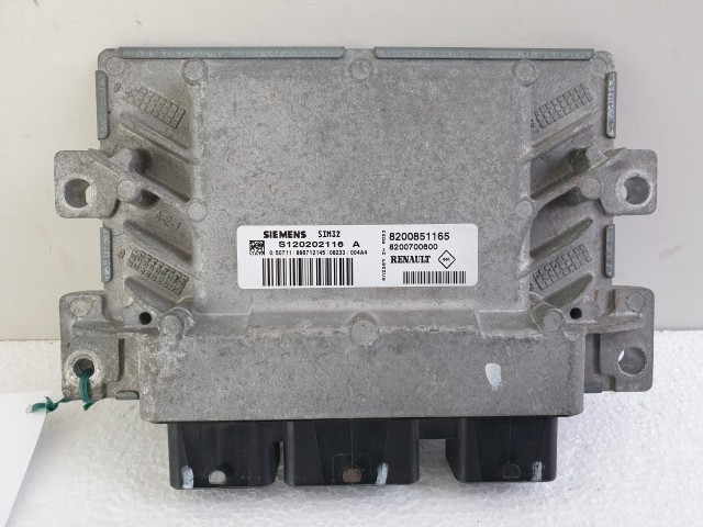 504328 Renault Clio 3, 2008, Motorvezérlő, ECU, S120202116A, 8200851165,  Siemens.