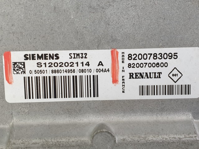 504330 Renault Clio 3, 2008, Motorvezérlő, Ecu, 8200783095, S120202114A, Siemens.