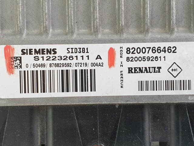 504333 Renault Clio 3, 2007, Motorvezérlő, Ecu, 8200766462, S122326111A, Siemens.