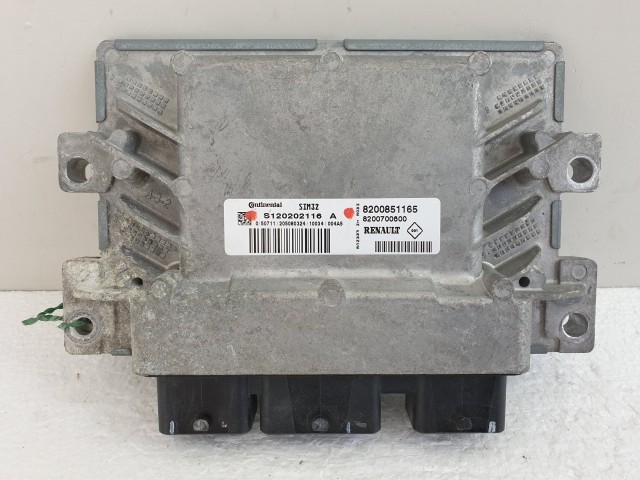 504382 Renault Modus 2008, Motorvezérlő, ECU, S120202116A, 8200851165,  Continental.