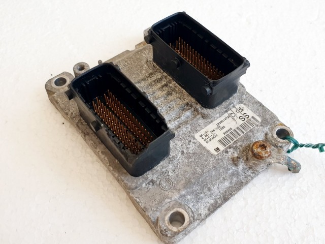 508581 Opel Corsa c, Motorvezérlő, Ecu, 0261208253, 55352622, Bosch.