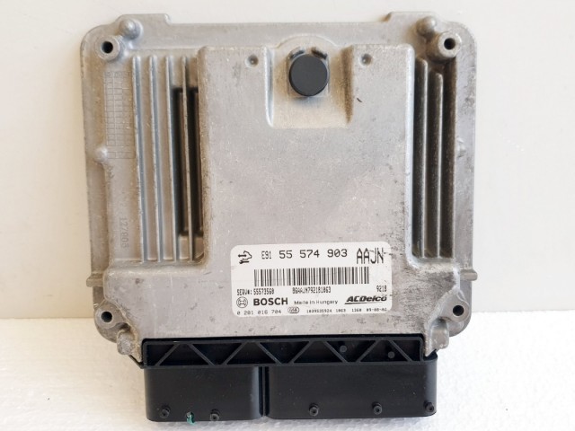 508591 Opel Insignia, Motorvezérlő, Ecu, 0281016704, 55574903, Bosch.