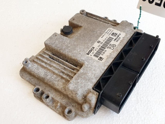 508592 Opel Zafira B, Motorvezérlő, Ecu, 0281012694, 55560810, Bosch.