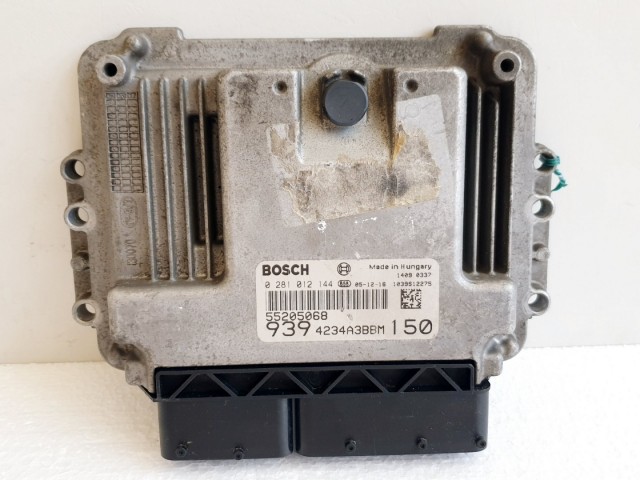 508598 Alfa Romeo 159, Motorvezérlő, 0281012144, 55205068, Bosch.