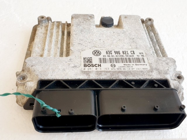 508634 VW Passat B6, Motorvezérlő, Ecu, 0281013163, 03G906021CB, Bosch.