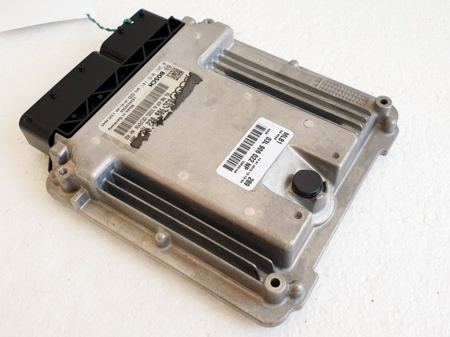 508642 Audi A4 B8, Motorvezérlő, ECU, 0281016141, 03L906022NP. Bosch.