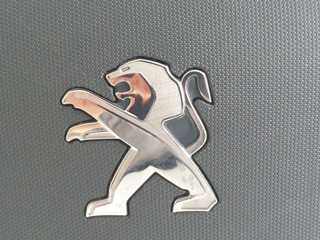 509301 Peugeot 107, 2013 as. Kormánylégzsák, Légzsák, 1 Csati, 3 Águ Kormányba.