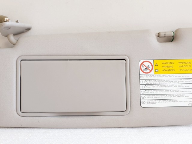 508152 Mitsubishi Grandis 2008, Bal Napellenző, Lámpával Tükörrel Szerelt.