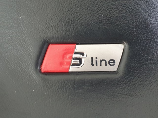 510956 Audi A3, S Line, Bőrkormány, Piros-Fehér Cérna, Multikormány, 8P0419091.