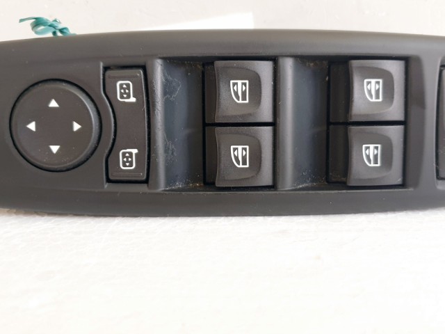 508173 Renault Megane 3, 2011, Ablakemelő Kapcsoló, 809610007R.