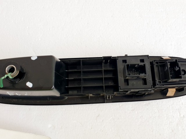 508195 Fiat Punto EVO, 2011, Ablakemelő Kapcsoló, 735500050.