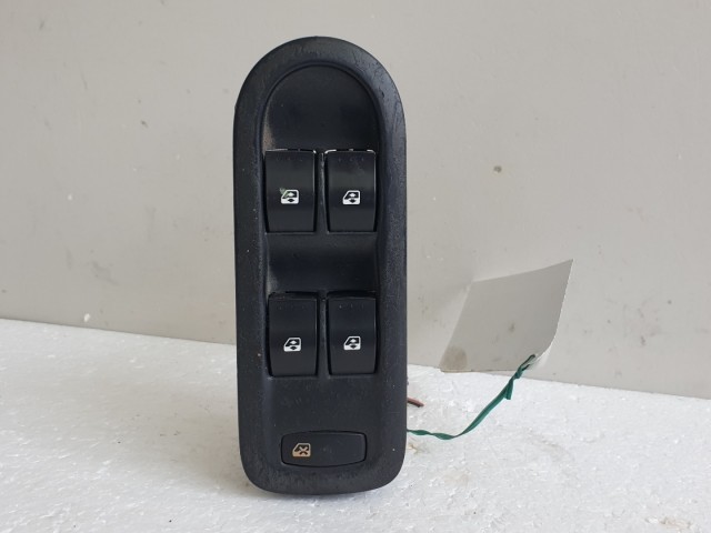 510971 Renault Scenic 2, 2006, Ablakemelő Kapcsoló, 8200160603.