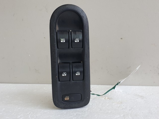 510971 Renault Scenic 2, 2006, Ablakemelő Kapcsoló, 8200160603.