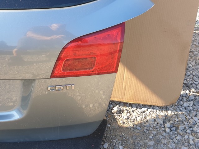 511242 Opel Astra J, KOMBI, 2013, Csomagtérajtó.