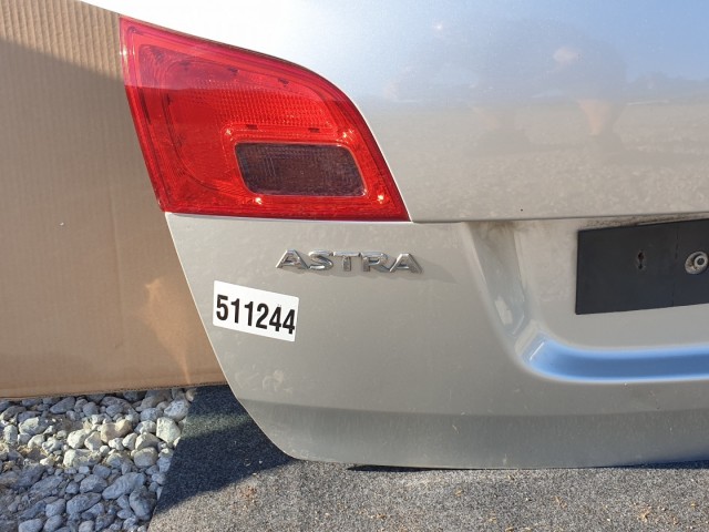 511244 Opel Astra J, KOMBI, 2012, Csomagtérajtó.
