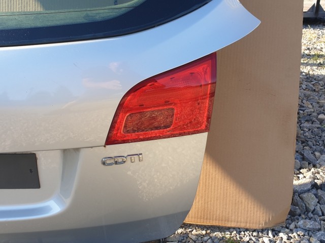 511244 Opel Astra J, KOMBI, 2012, Csomagtérajtó.