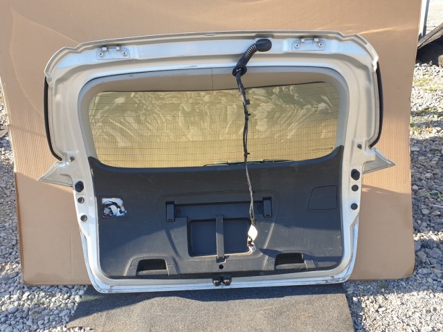 511244 Opel Astra J, KOMBI, 2012, Csomagtérajtó.