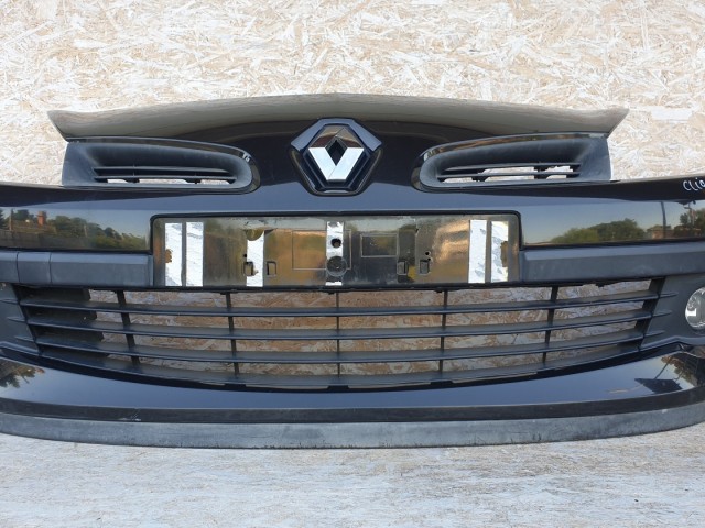 511397 Renault Clio 3, 2006, Ködlámpás Első Lökhárító, 185 ös. 8200402106.
