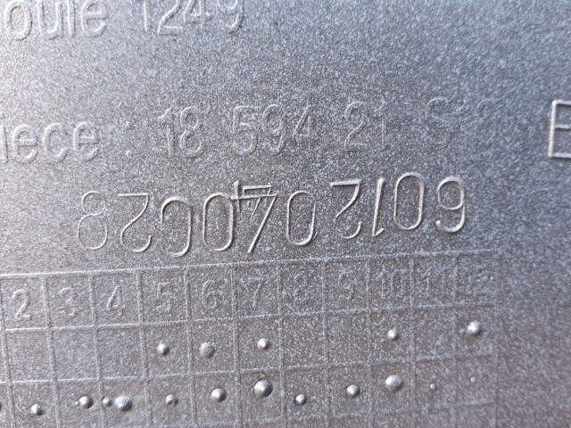 511397 Renault Clio 3, 2006, Ködlámpás Első Lökhárító, 185 ös. 8200402106.