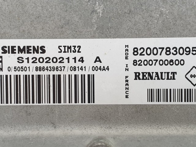 511337 Renault Clio 3,  Motorvezérlő, Ecu, S120202114A, 8200783095, Siemens.