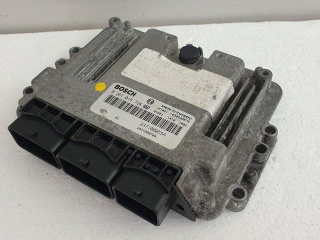 511353 Renault Scenic 3, Motorvezérlő, 237100055R, 0281015798. Bosch.