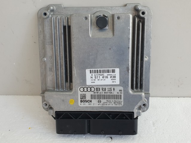 511365 Audi A4 TFSI Motorvezérlő, 0261S02211, 8E0910115N. Bosch.