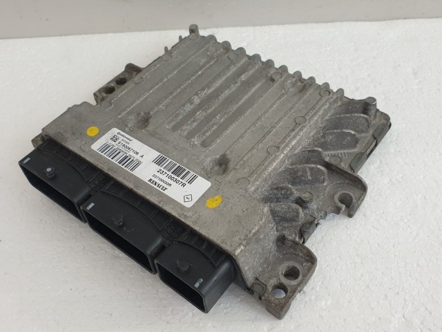 511368 Renault Megane 3, Motorvezérlő, 237100307R, S180067106A, Continental.