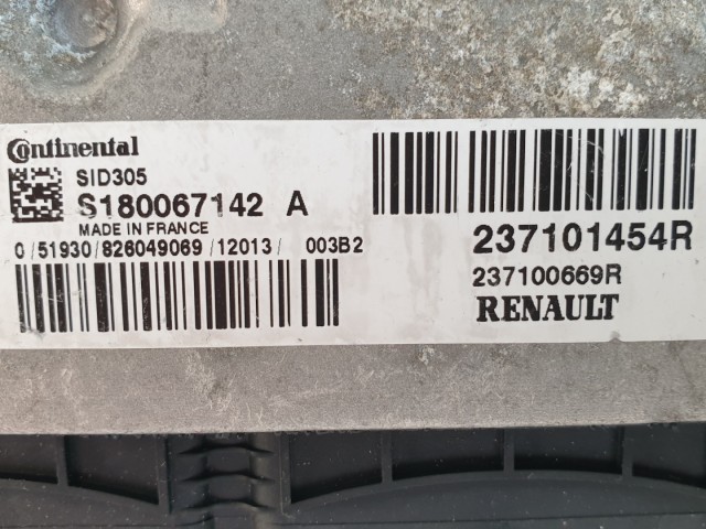 511374 Renault Megane 3, Motorvezérlő, 237101454R, S180067142A, Continental.