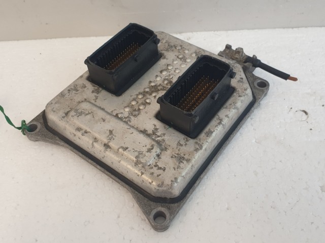 511380 Opel Astra H, Motorvezérlő, Ecu, 55568735, 5WK9463, Siemens.