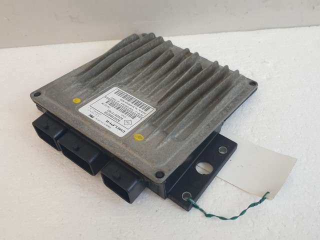 511386 Renault Clio 3, Motorvezérlő, 8200513163, 8200399038, Delphi.