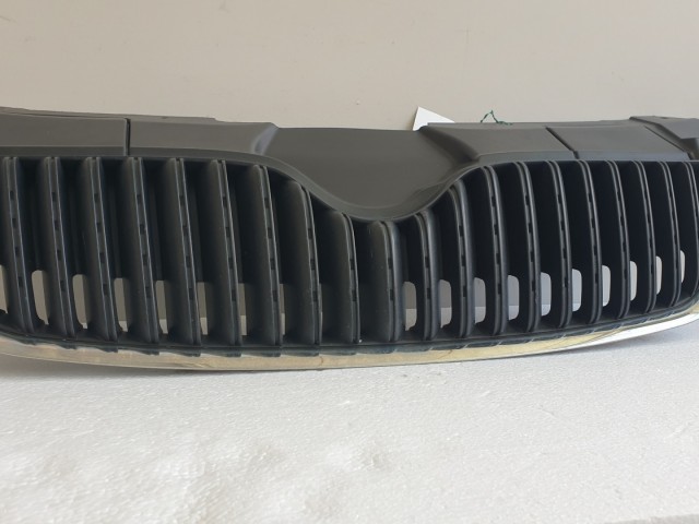 511422 Skoda Fabia 2, 2008, Hűtőrács, Hűtőmaszk, 5J0853668A.