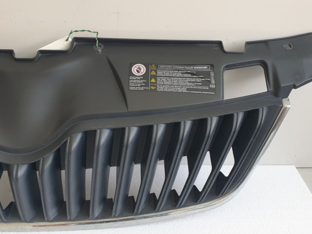 511423 Skoda Fabia 2, 2012, Hűtőrács, Hűtőmaszk, 5J0853668C.