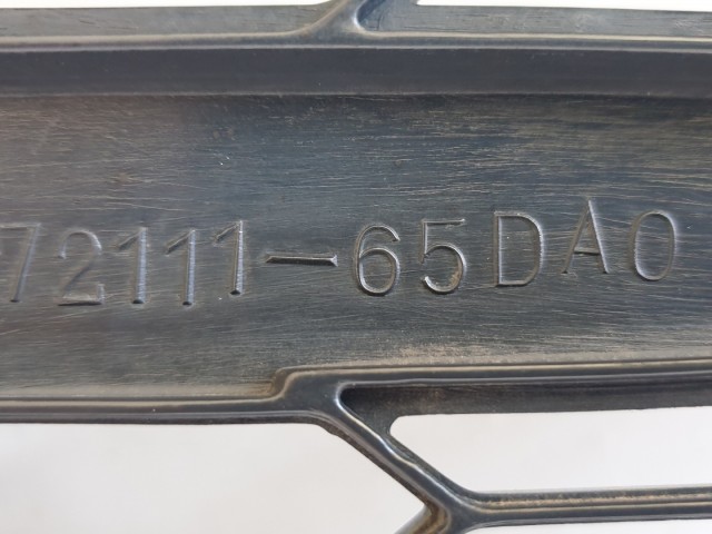 511426 Suzuki Grand Vitara, 2002, Hűtőrács, 72111-65DA0, Díszrács.