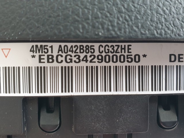 511263 Ford Focus 2009, Kormánylégzsák, Légzsák, 4 Águ, 1 Csati.